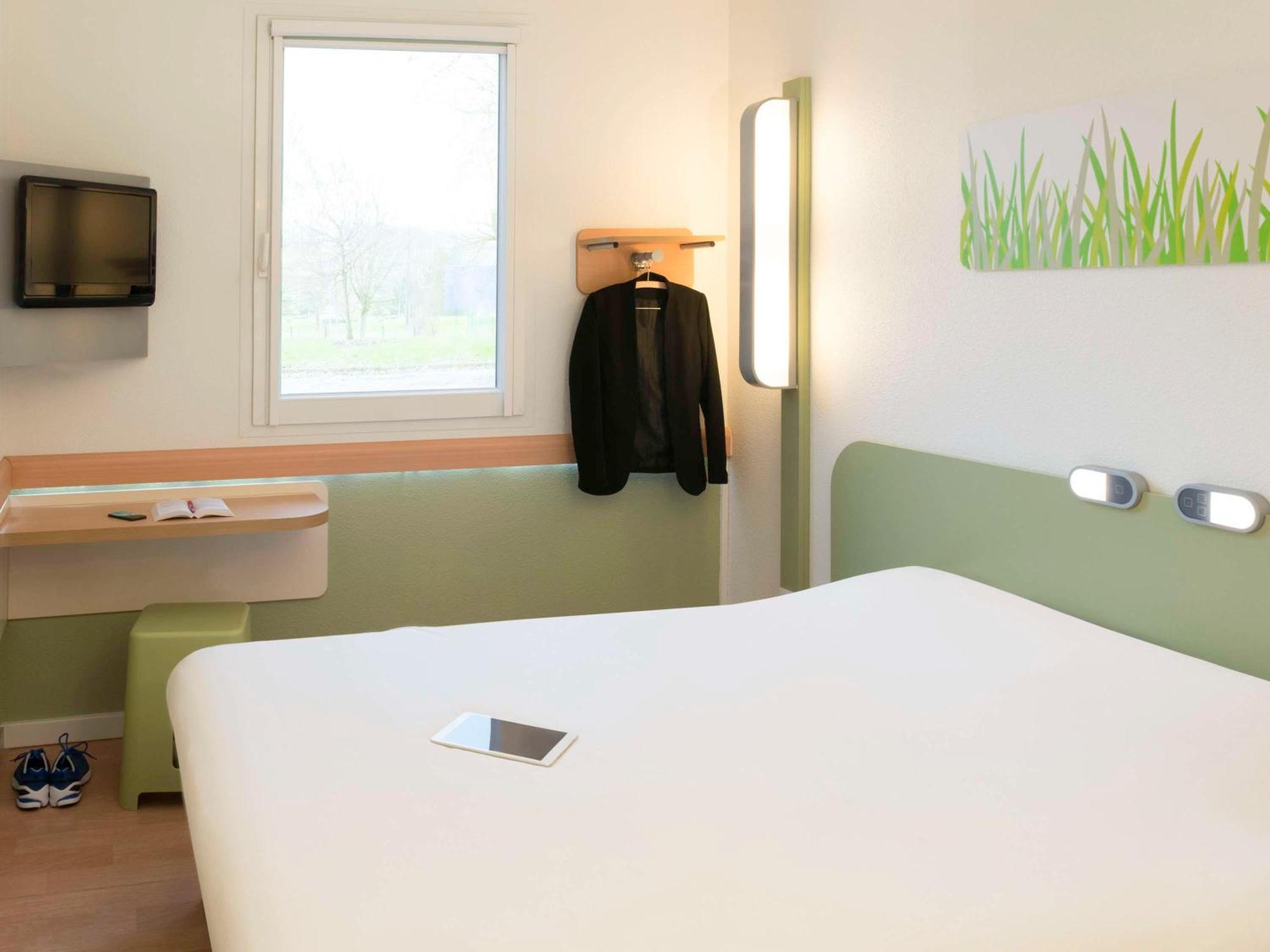 Ibis Budget Lons-Le-Saunier Bagian luar foto