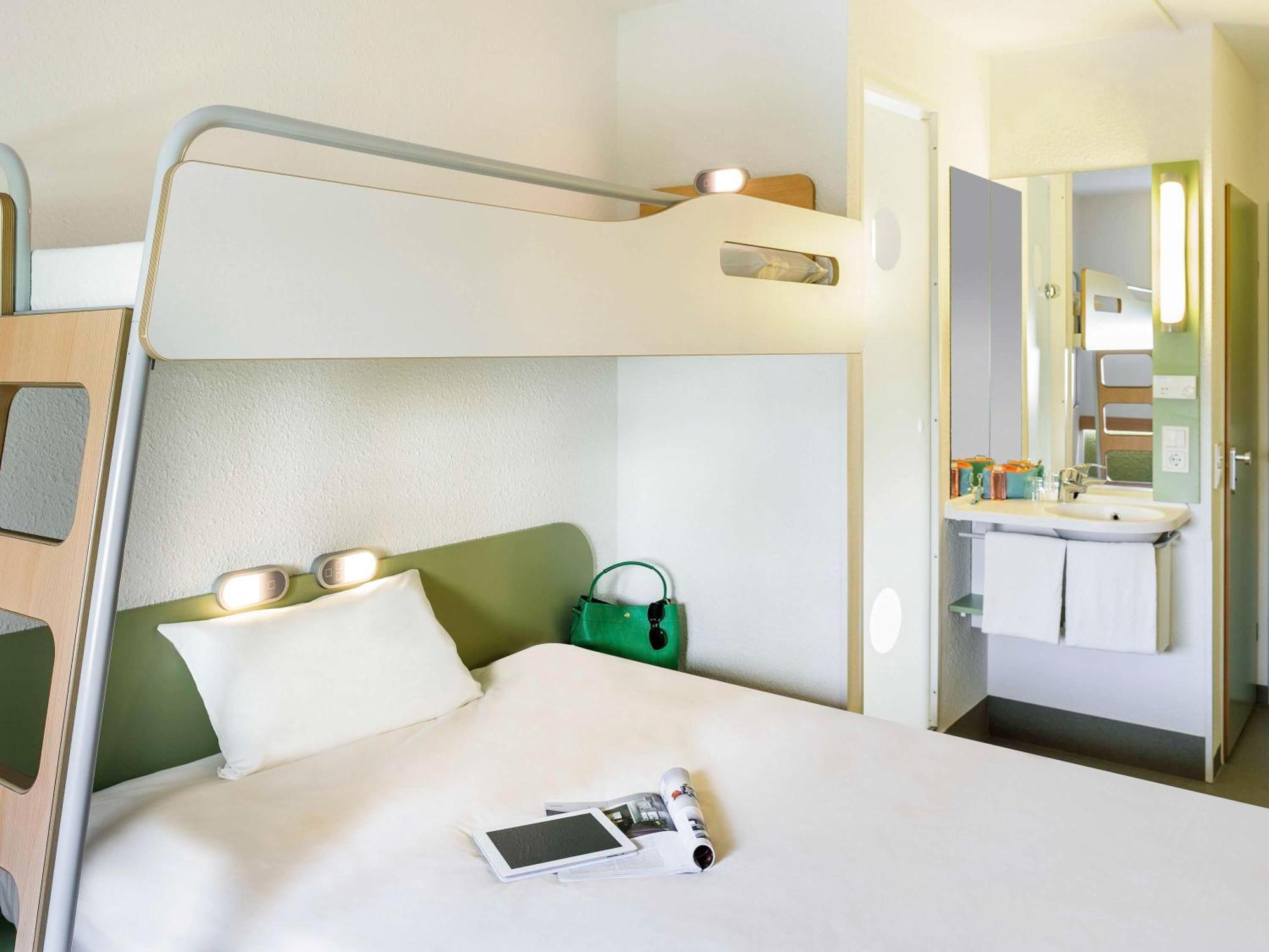 Ibis Budget Lons-Le-Saunier Bagian luar foto