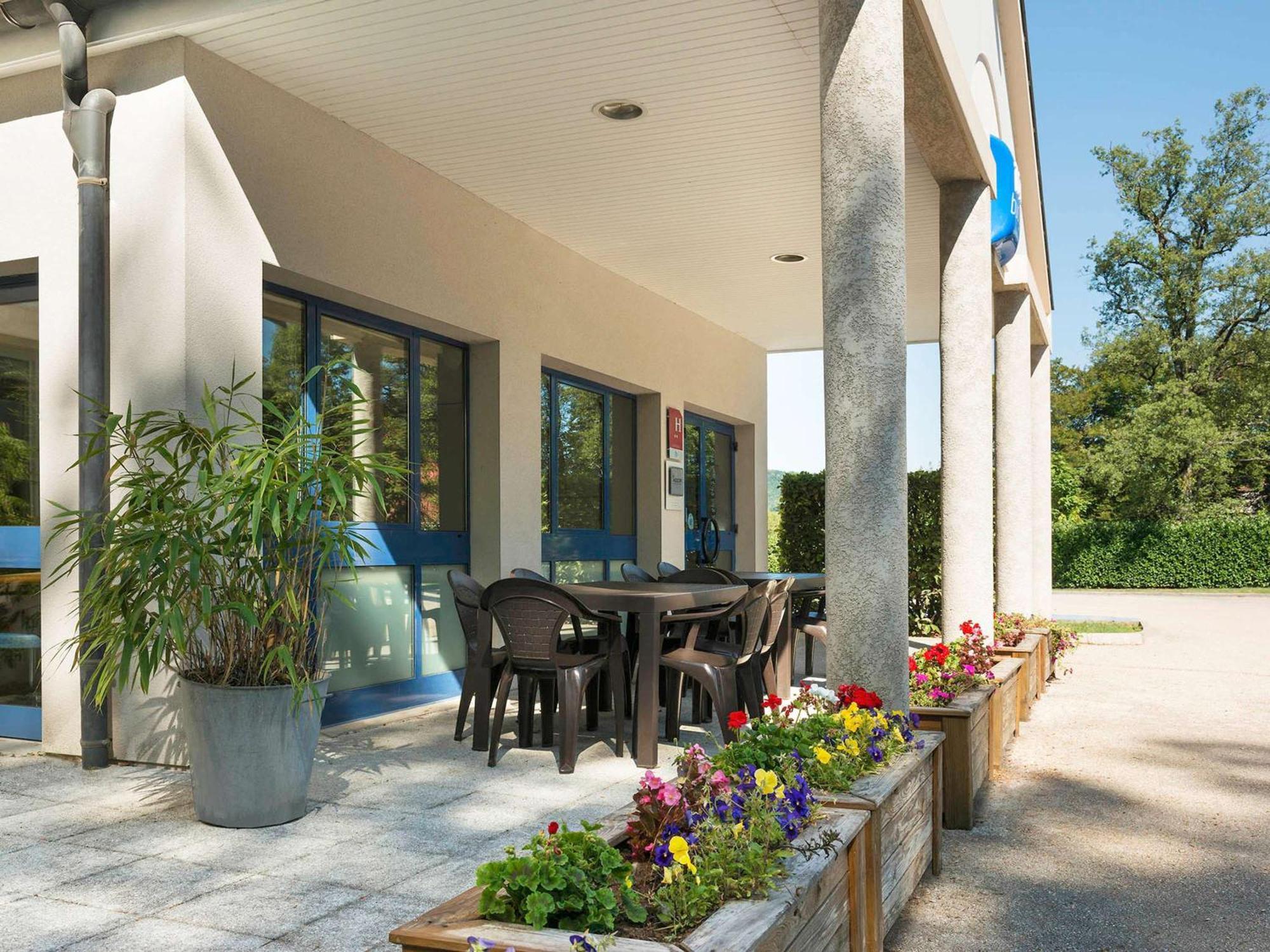 Ibis Budget Lons-Le-Saunier Bagian luar foto