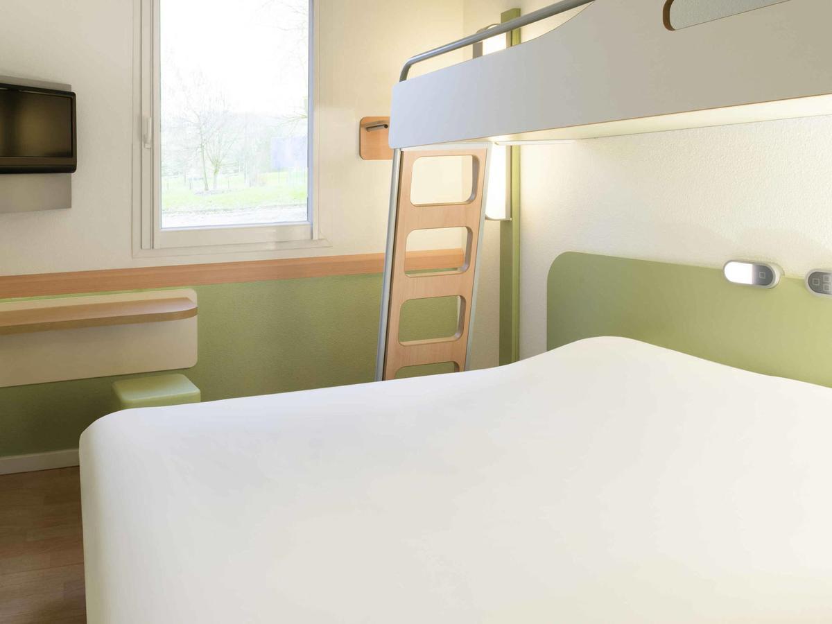 Ibis Budget Lons-Le-Saunier Bagian luar foto